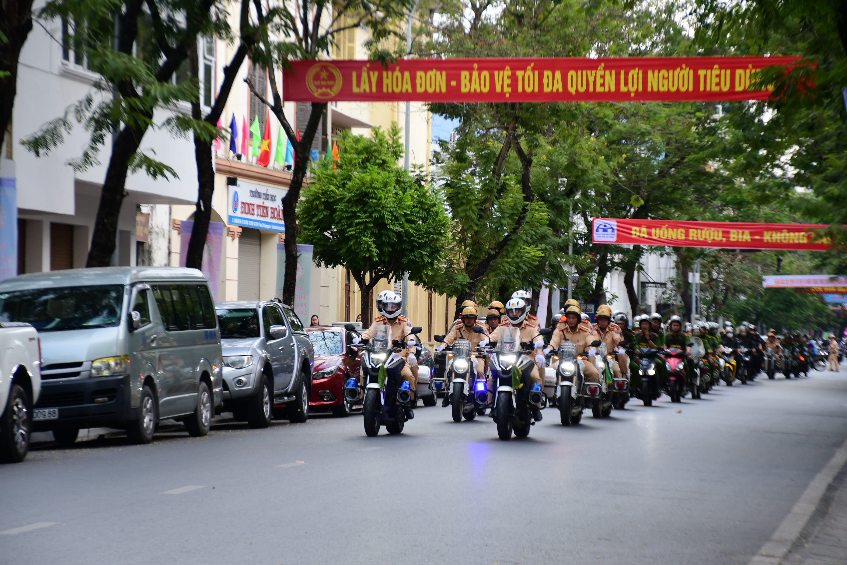 Thông báo phân luồng giao thông tạm thời đoạn từ cầu vượt Lạch Tray đến đường Văn Cao, từ 7h30 ngày 20/12 đến hết ngày 21/12/2022